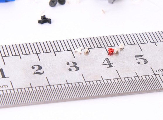 Layana 為超小型、高精度塑膠零件提供客製化微射出服務。